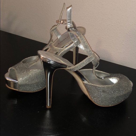 Gianni Bini heels - Picture 3 of 6